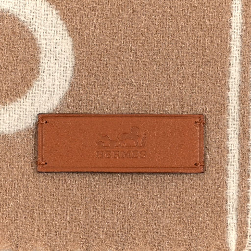 Cashmere Casaque Grand Mors Muffler Camel Ivory
