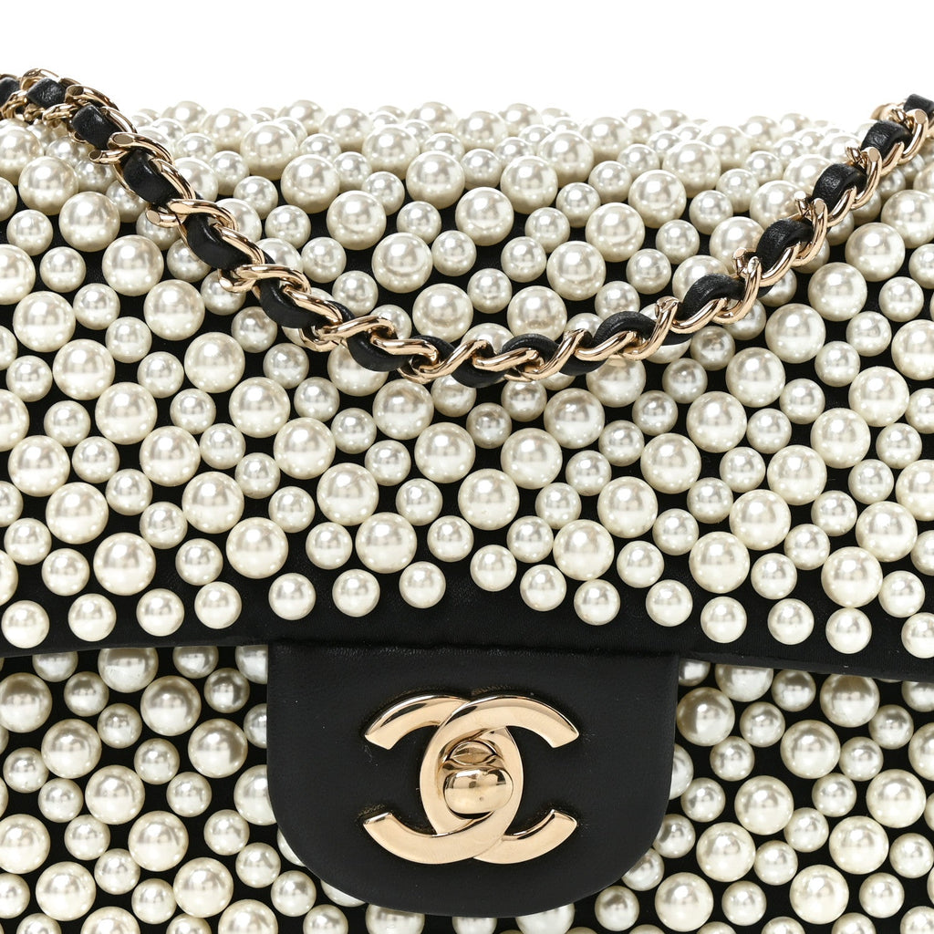 Lambskin Pearl On Flap Black