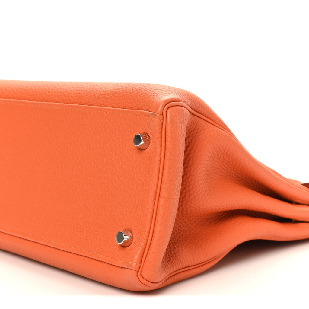 Togo Kelly Retourne 32 Orange