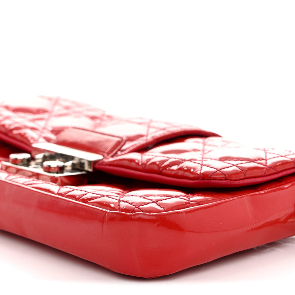 Patent Cannage New Lock Pouch Red