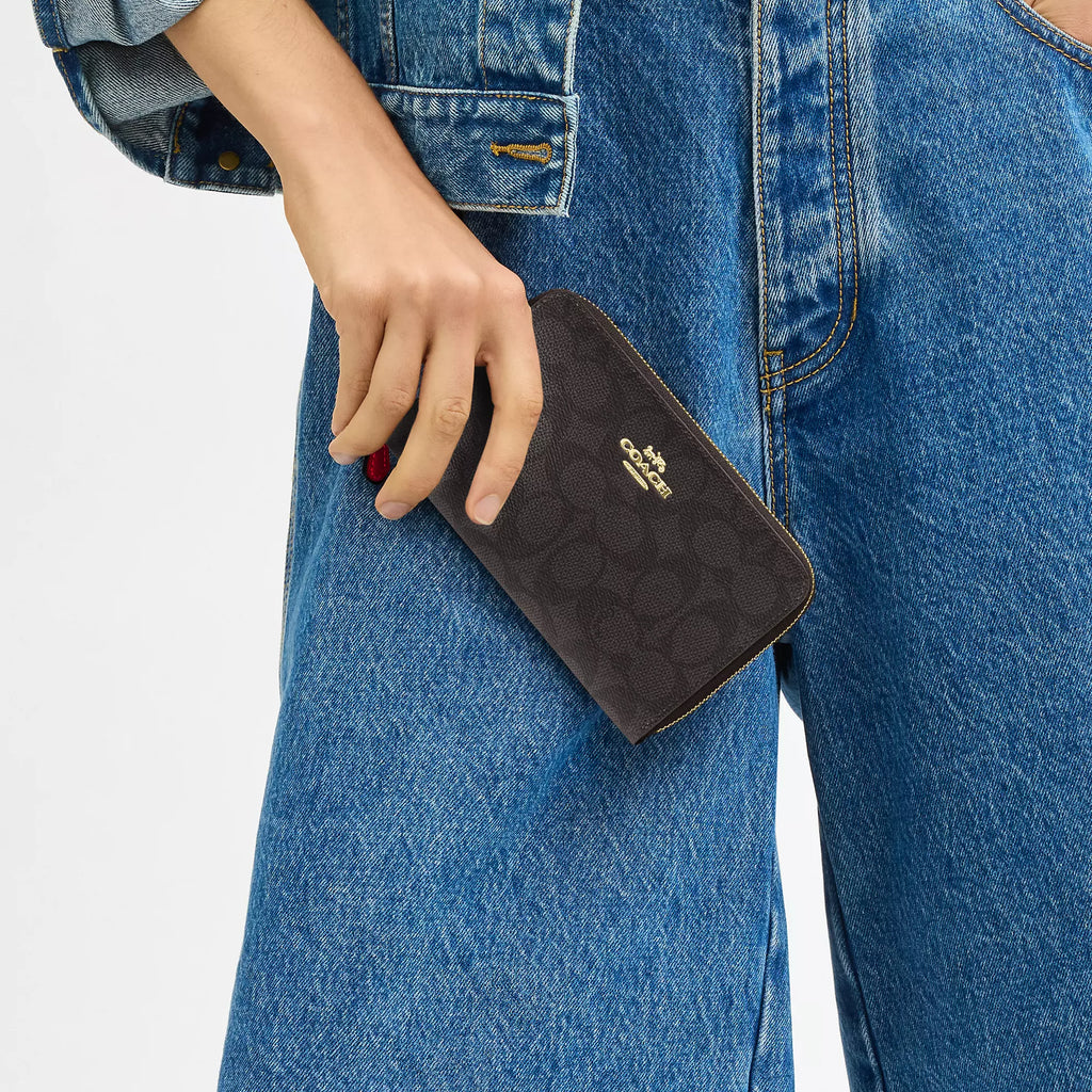 Coach Outlet Medium Id Zip Wallet In Signature Canvas