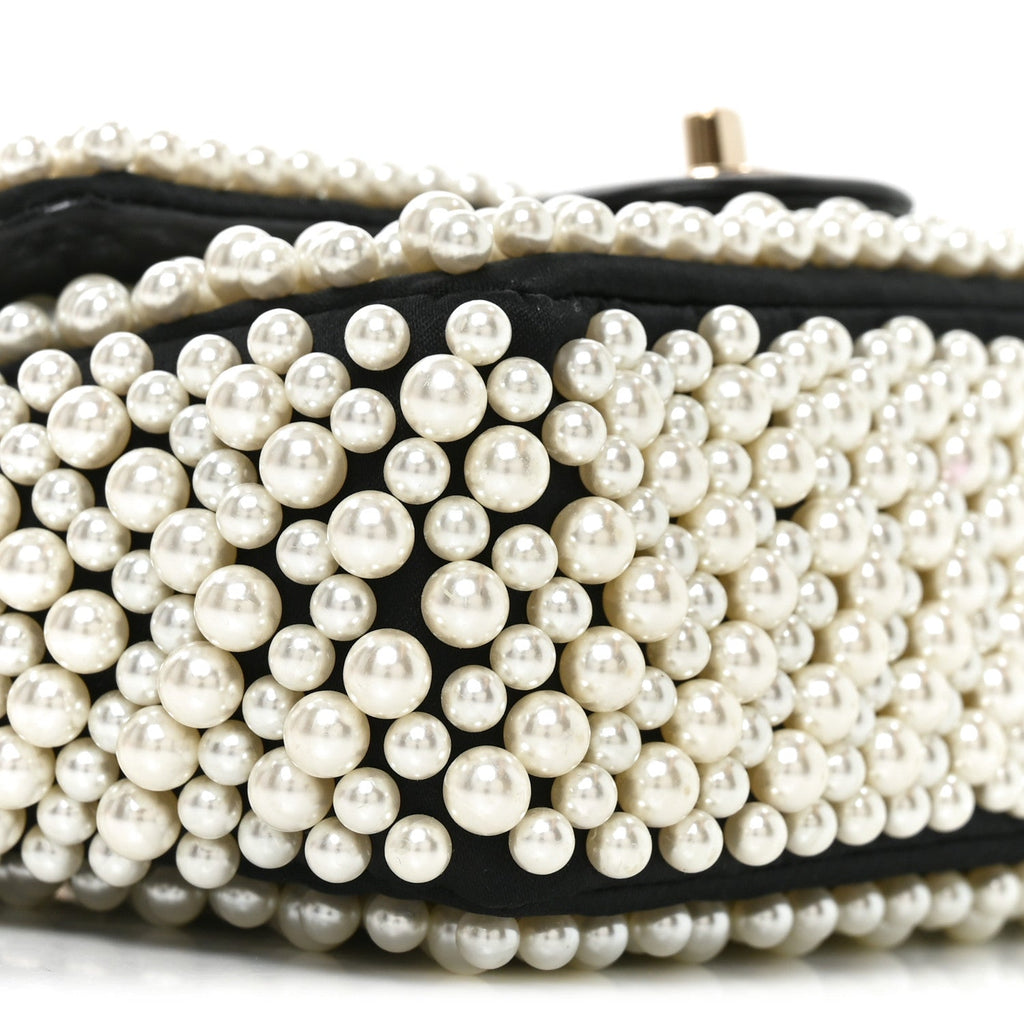 Lambskin Pearl On Flap Black