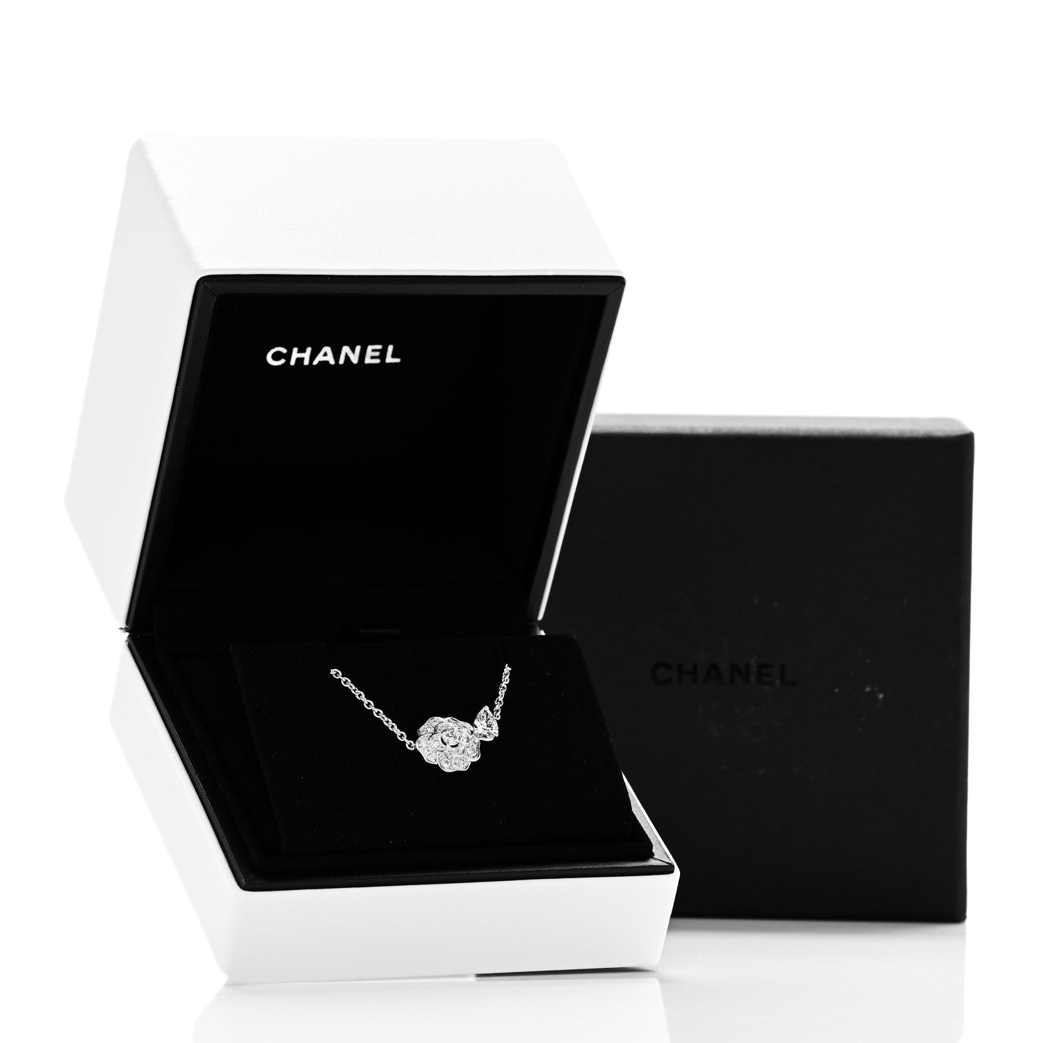 18K White Gold Diamond Camelia Precieux Necklace
