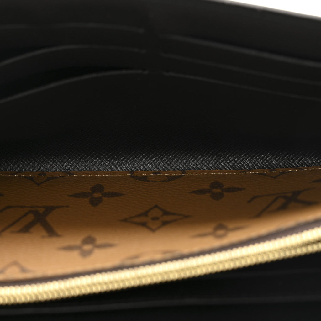 Reverse Monogram Giant Sarah Wallet