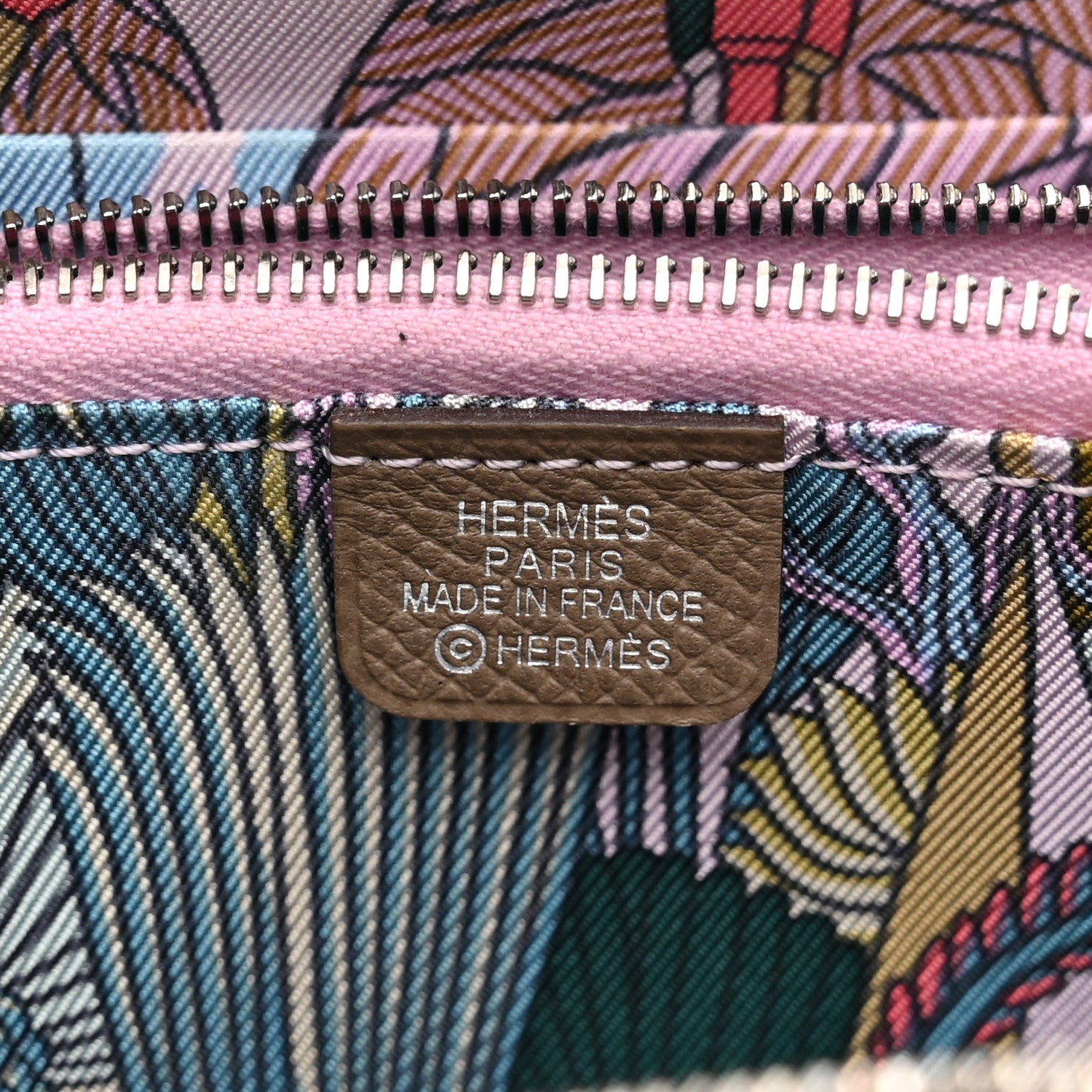 Epsom Silk'in Compact Wallet Etoupe