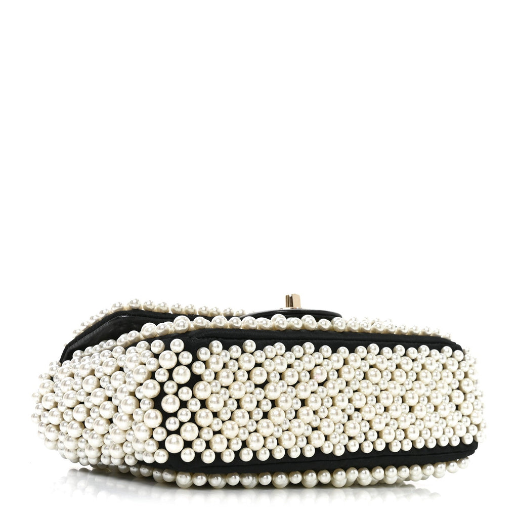 Lambskin Pearl On Flap Black