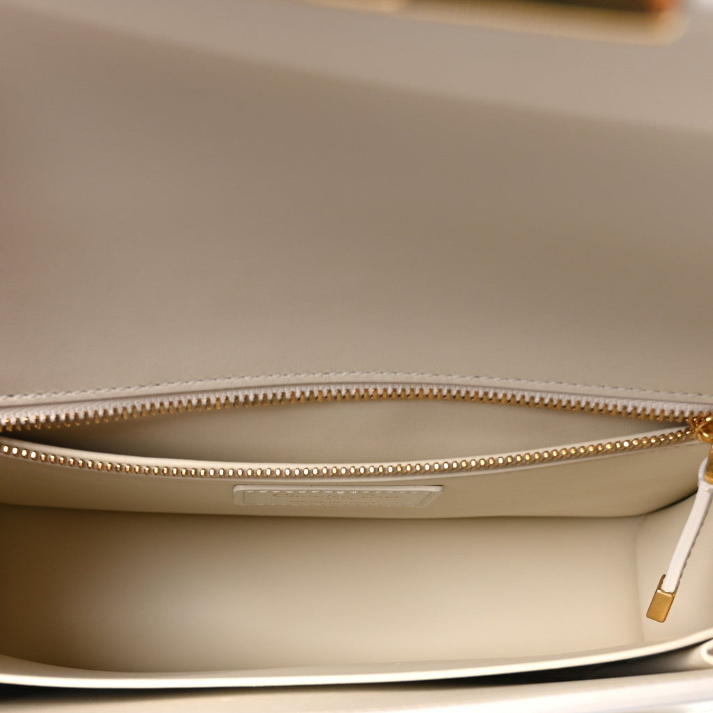 Box Calfskin 30 Montaigne Flap Bag Latte