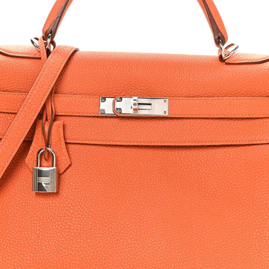 Togo Kelly Retourne 32 Orange