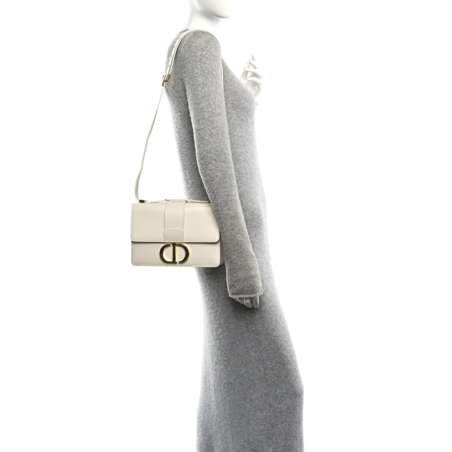 Box Calfskin 30 Montaigne Flap Bag Latte