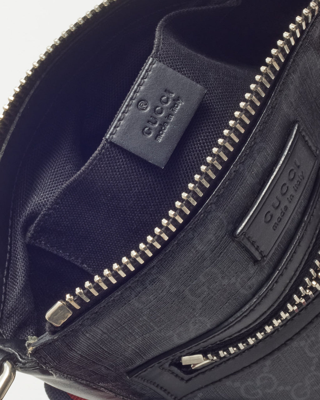 Gucci Black Monogram GG Supreme Canvas Small Messenger Bag