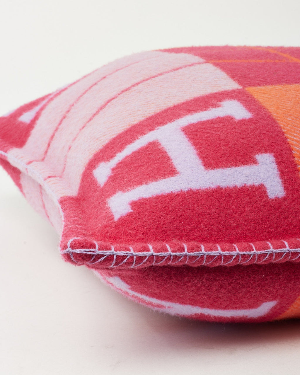 Hermès Pink Fuchsia and Geranium Merino Wool and Cashmere Avalon III Small Model Pillow