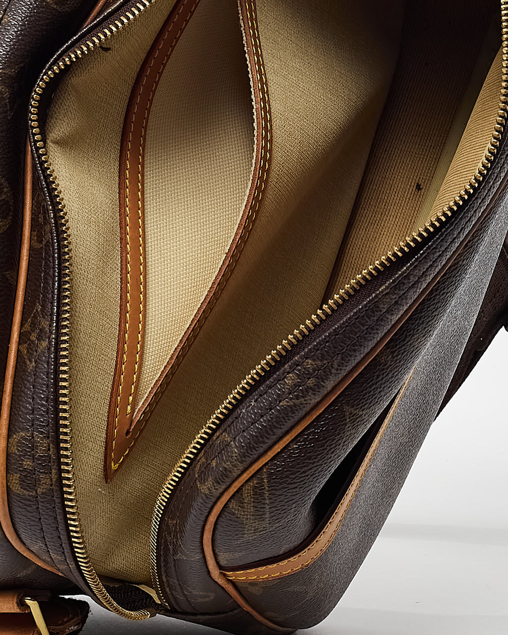 Louis Vuitton Monogram Canvas Reporter PM Crossbody Bag