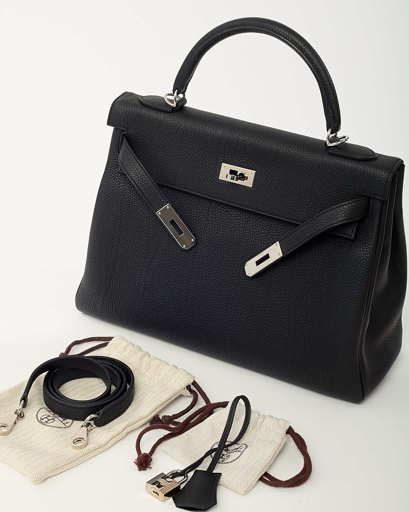 Hermès Black Togo Leather Kelly Retourne 32 Handbag PHW