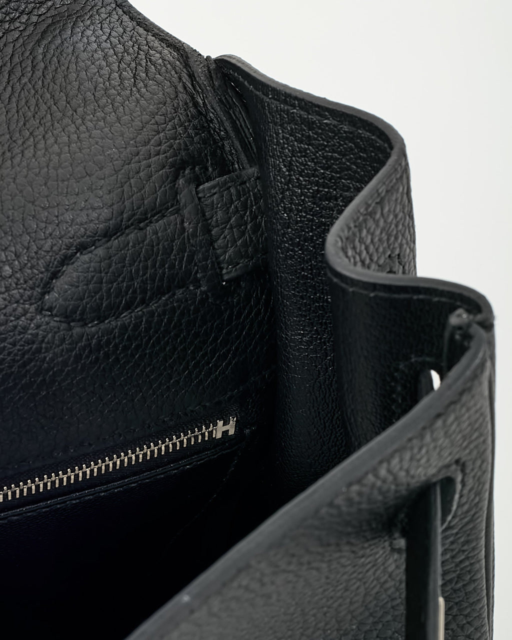 Hermès Black Togo Leather Kelly Retourne 32 Handbag PHW