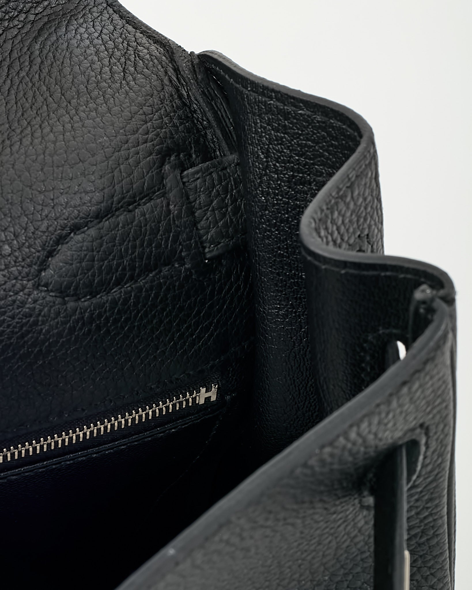 Hermès Black Togo Leather Kelly Retourne 32 Handbag PHW