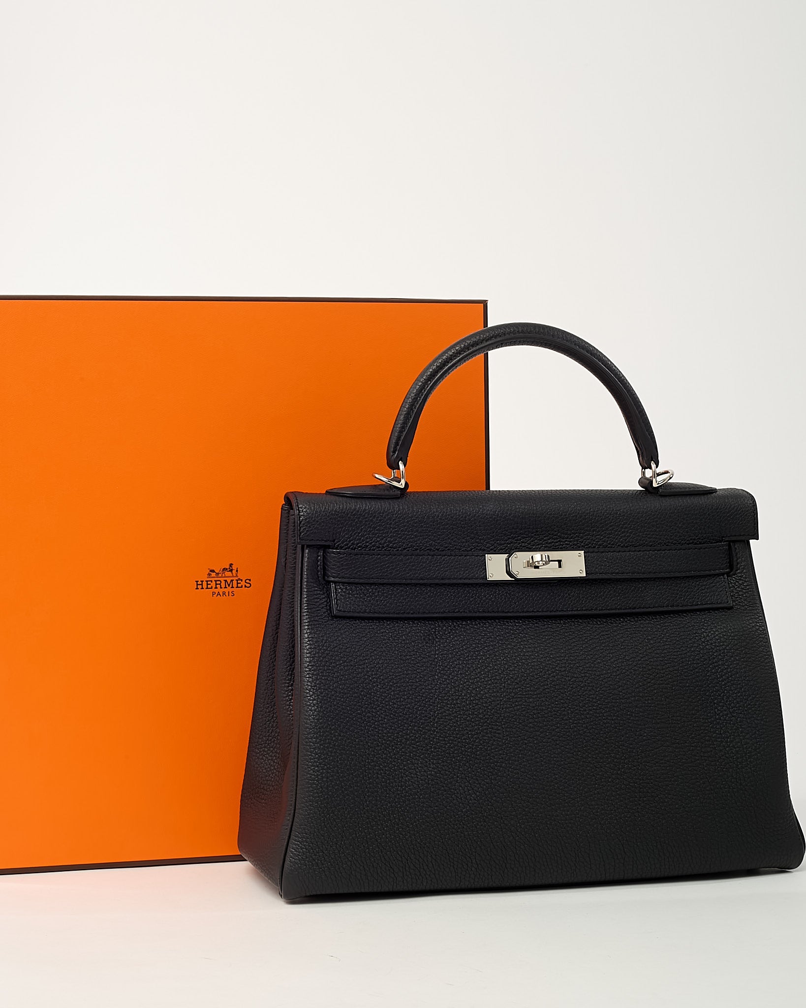 Hermès Black Togo Leather Kelly Retourne 32 Handbag PHW
