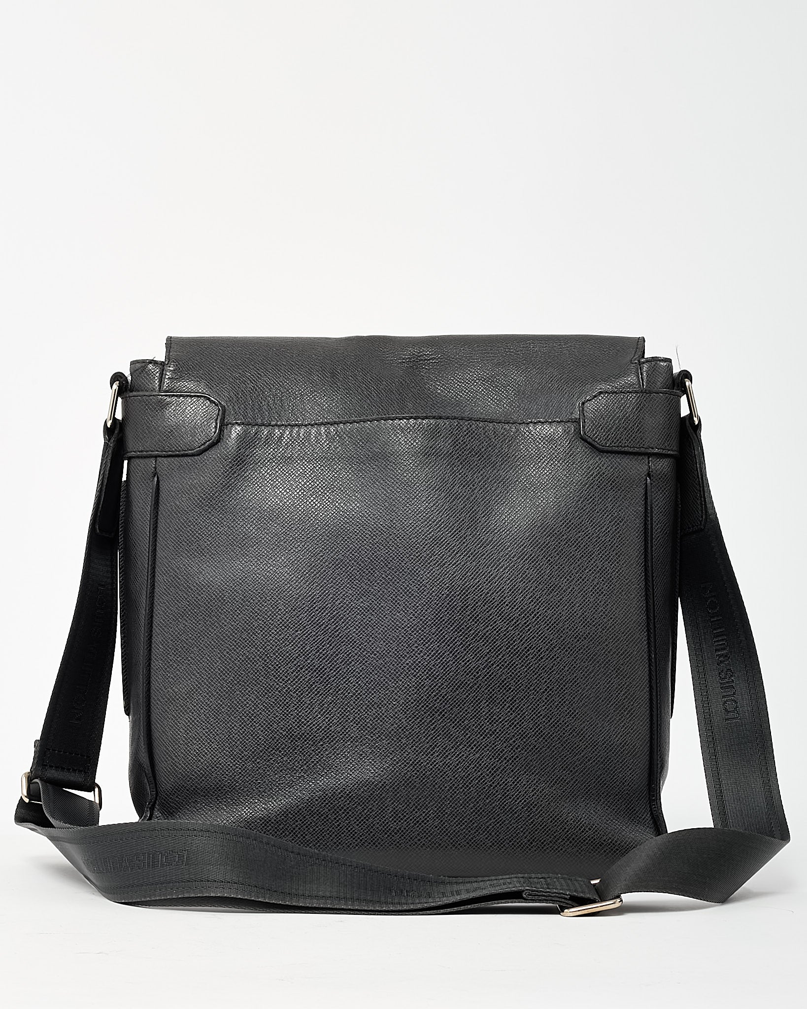 Louis Vuitton Black Taiga Leather Messenger Bag