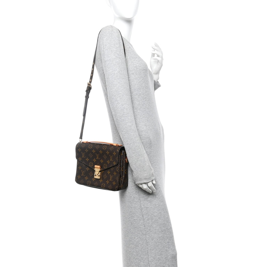 Monogram Pochette Metis