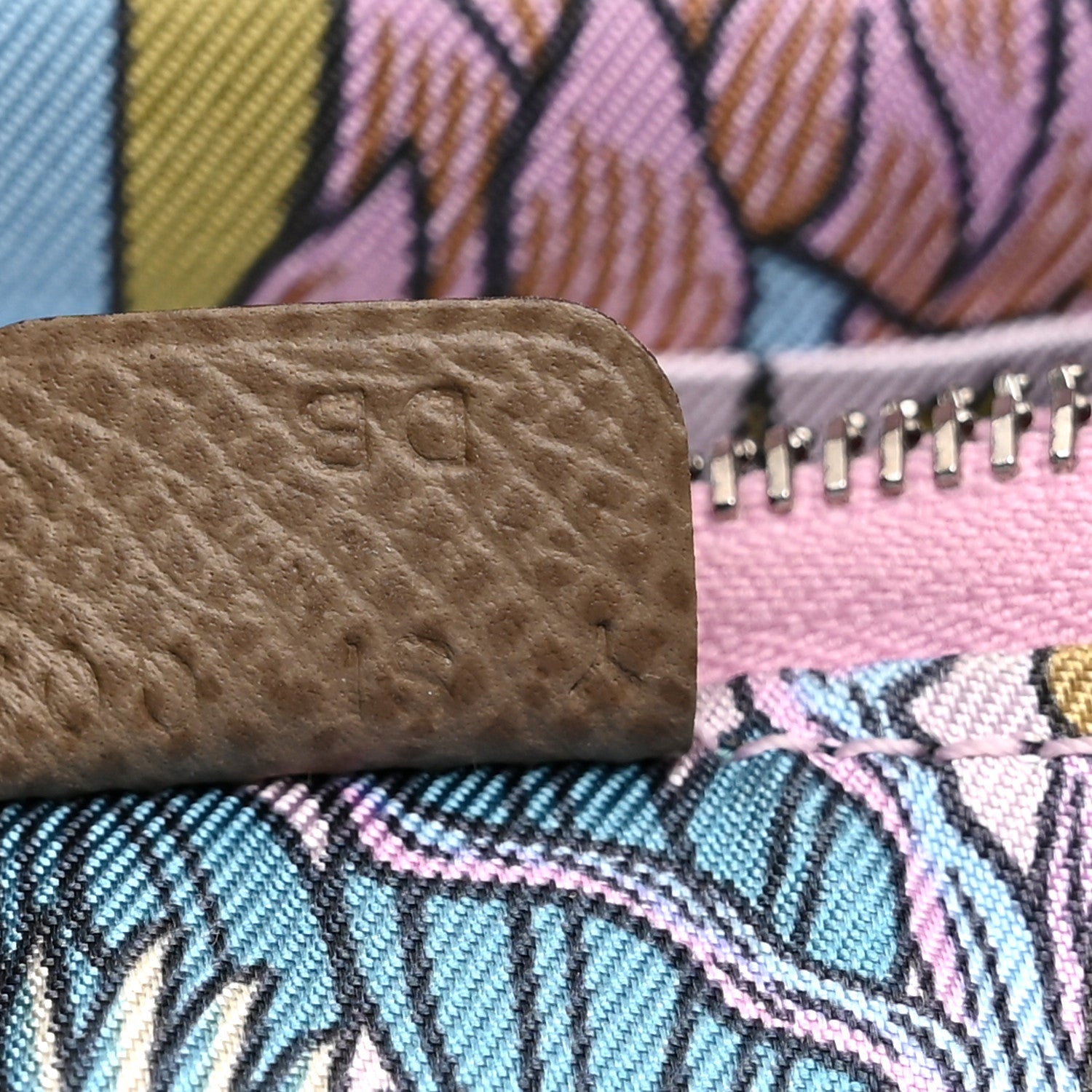 Epsom Silk'in Compact Wallet Etoupe