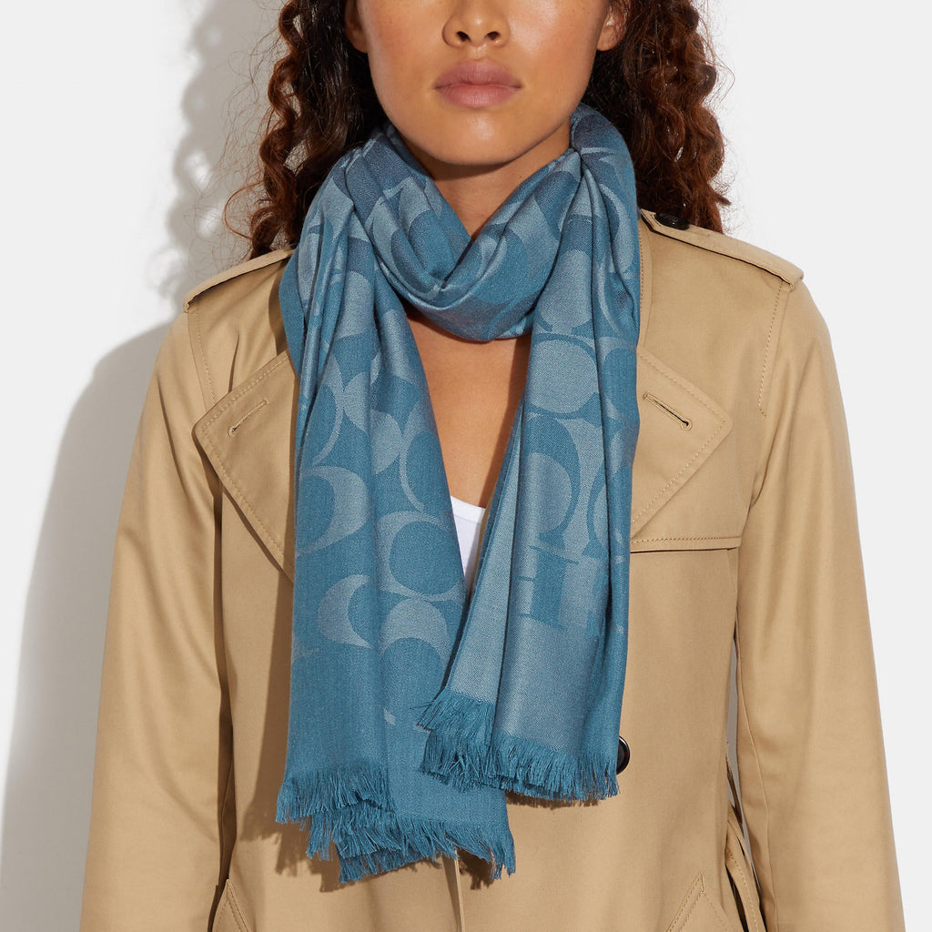 Coach Outlet Signature Wrap