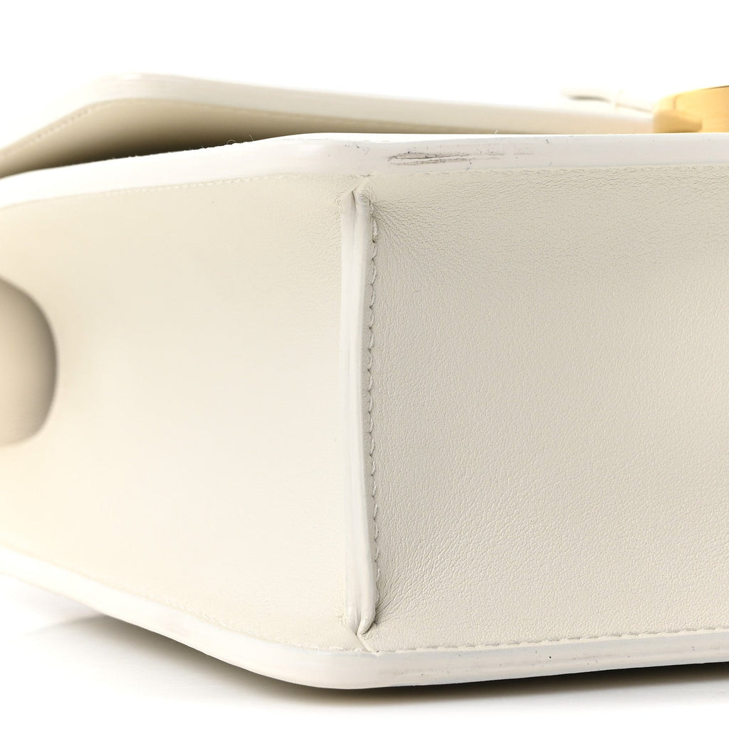 Box Calfskin 30 Montaigne Flap Bag Latte