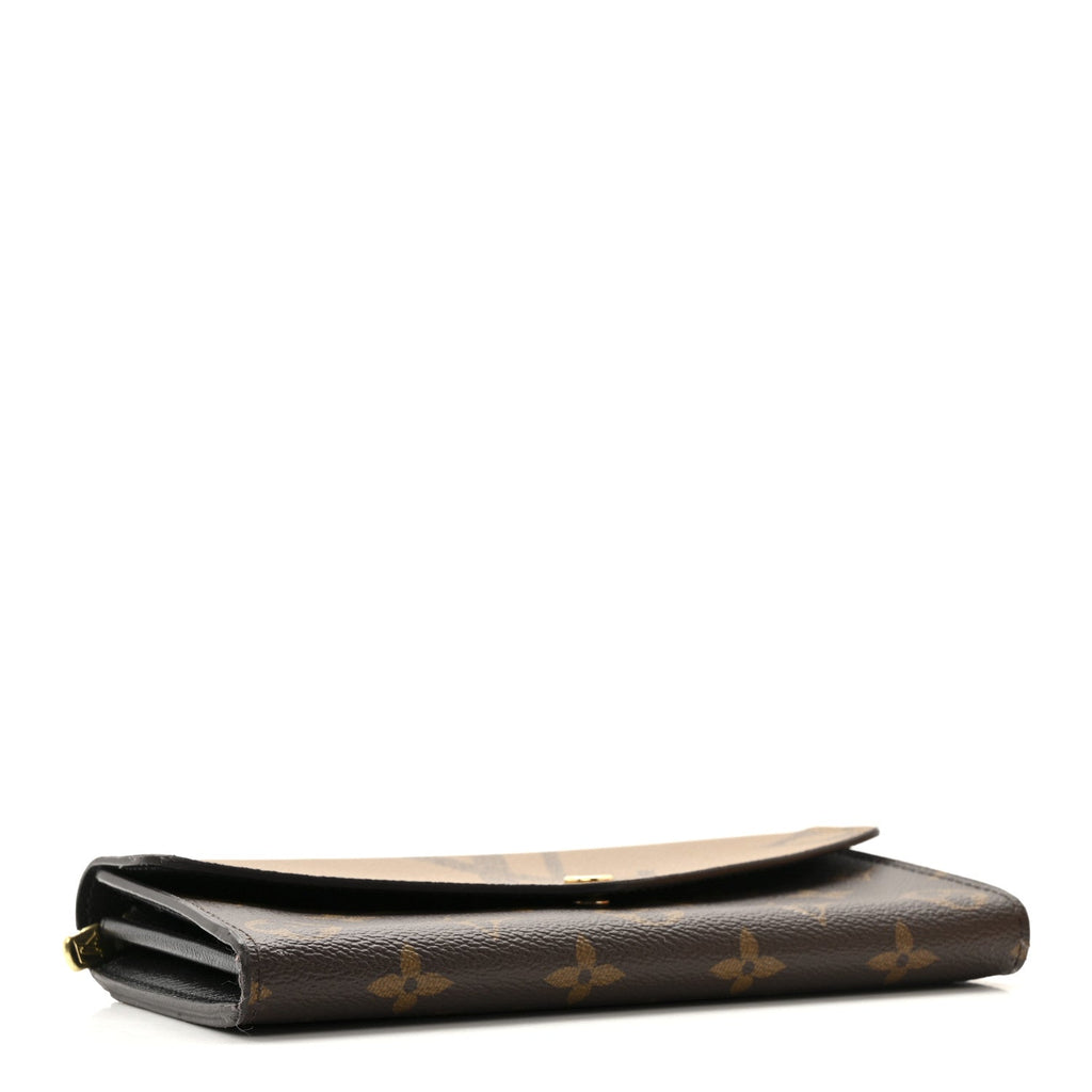 Reverse Monogram Giant Sarah Wallet
