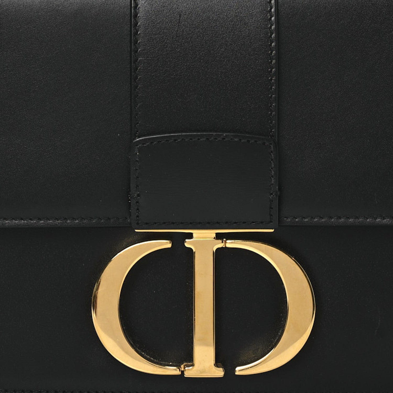 Box Calfskin 30 Montaigne Flap Bag Black