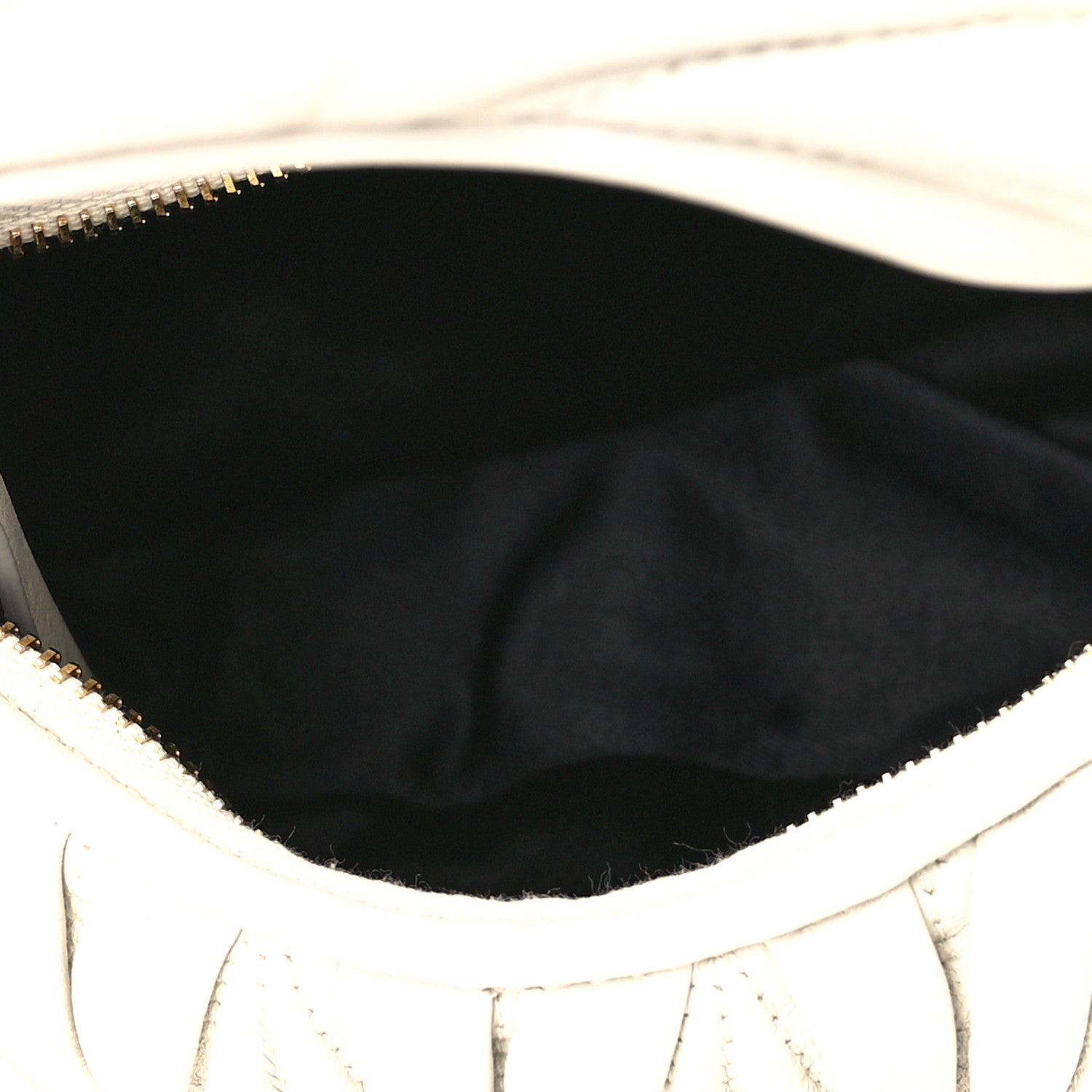 Nappa Matelasse Small Wander Hobo White